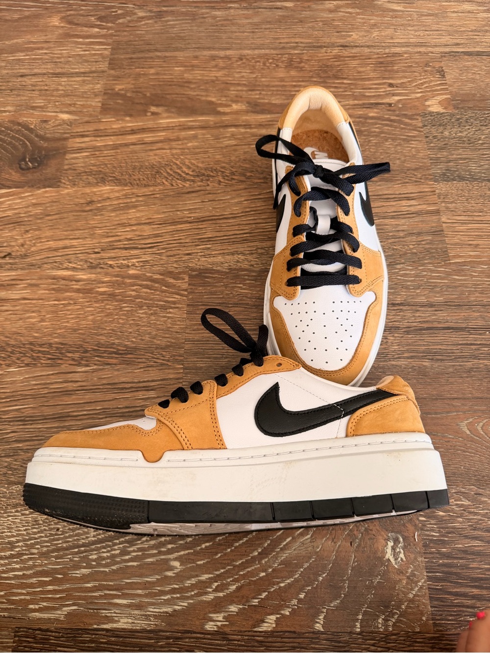Women’s Nike Retro Low Jordan 1